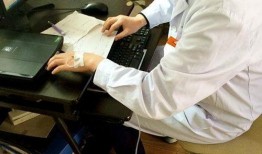 医生爆料打吊瓶视频播放,视频曝光医疗乱象