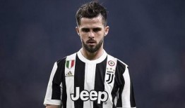 世界球员爆料最新消息,转会风云再起，豪门争抢焦点人物