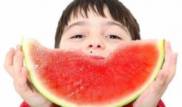 娱乐吃瓜酱晴天娃娃,娱乐吃瓜酱的甜蜜瓜田之旅